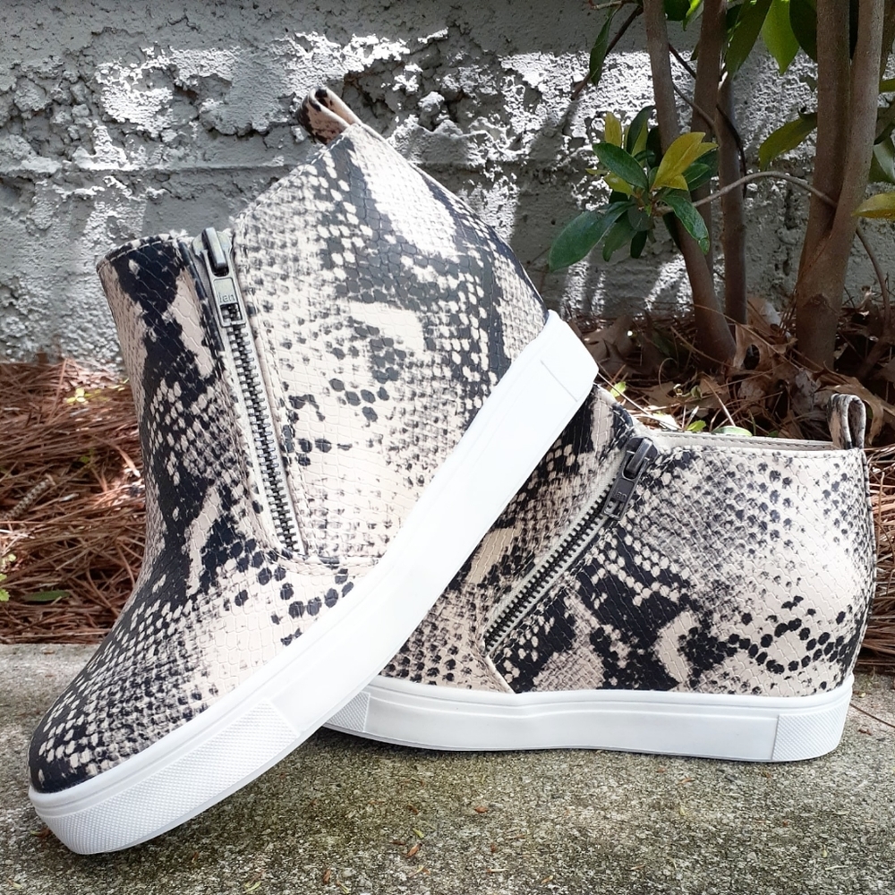 ๐NWOB Time and Tru Snake Wedge Sneakers - Picture 2 of 7